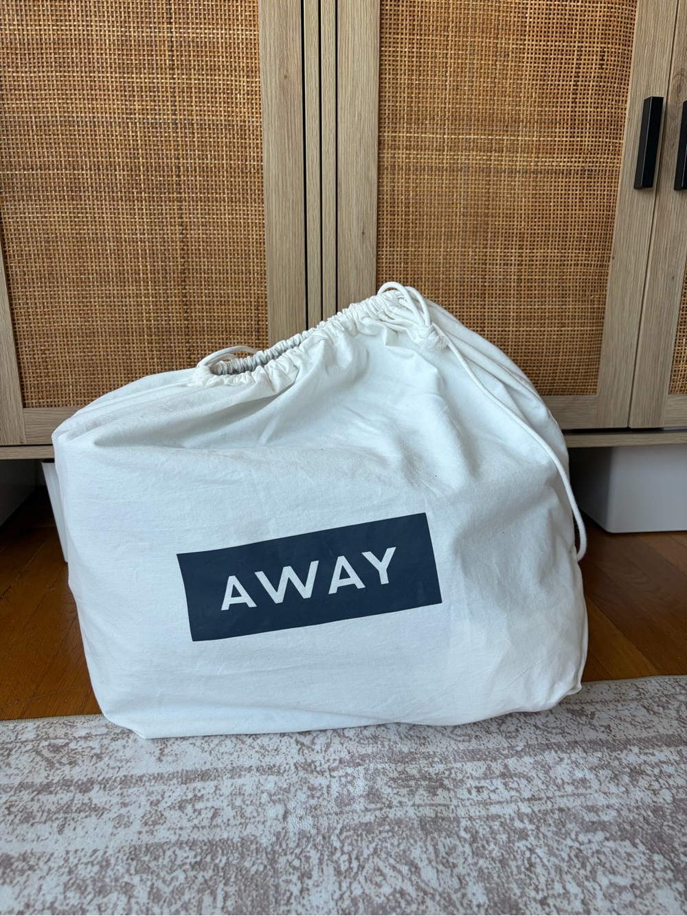 Away “the everywhere” Black Pebbled Leather Weekender Duffel Bag - Picture 3 of 11